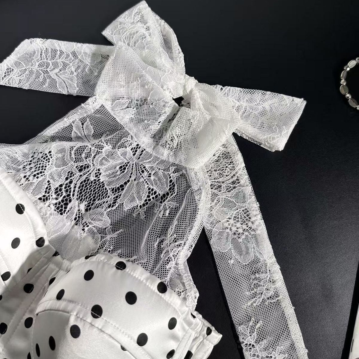 O1CN01SniuUq7MEaK2R3rs__2220923270368-0-cib WHITE POLKA DOT LACE HALTER CORSET TOP