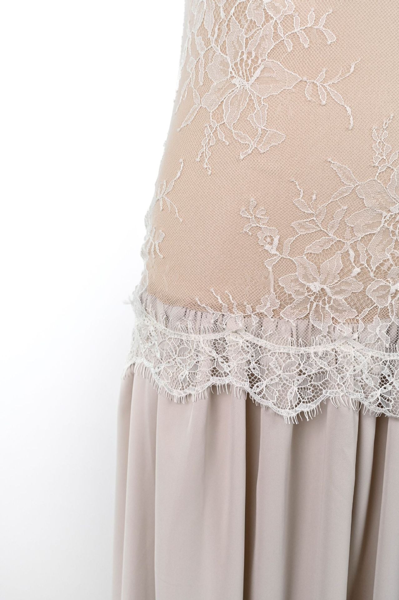 O1CN01X6lhL31x1vYpzGgem__2215741276384-0-cib IVORY CHIFFON A-LINE DROP-WAIST WEDDING GOWN