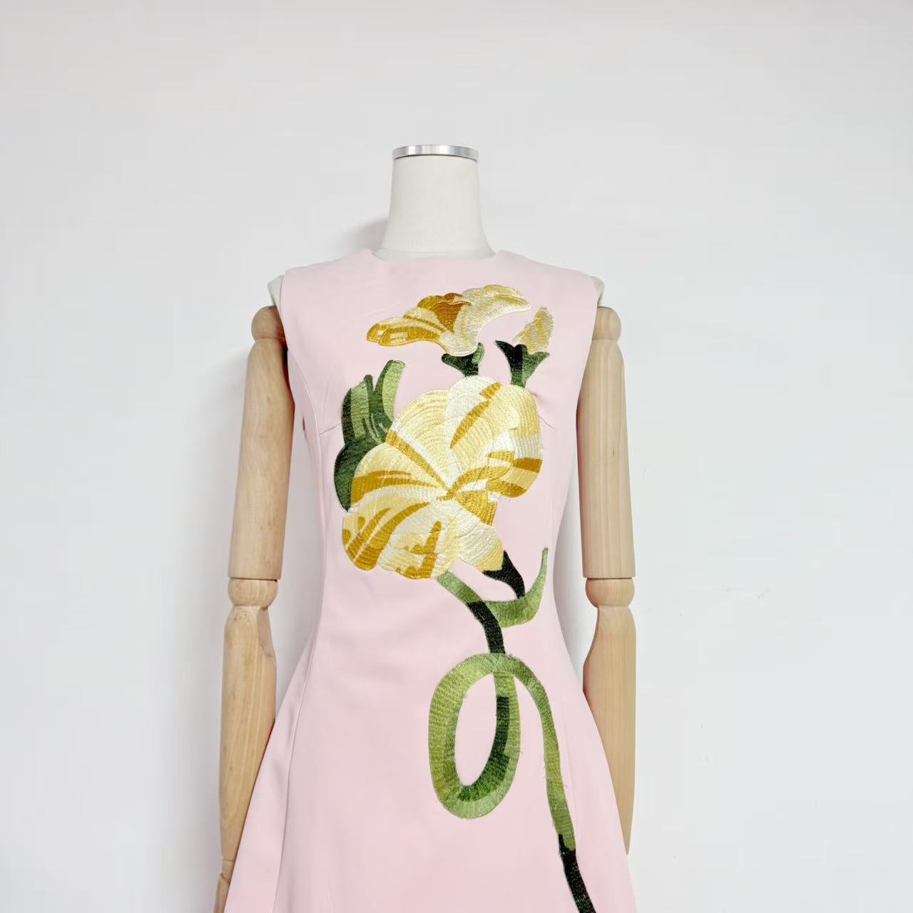 O1CN01bvp6bq1s6RSrHVvkl__2215925215717-0-cib PALE PINK A-LINE MIDI DRESS | FLORAL WEDDING GUEST