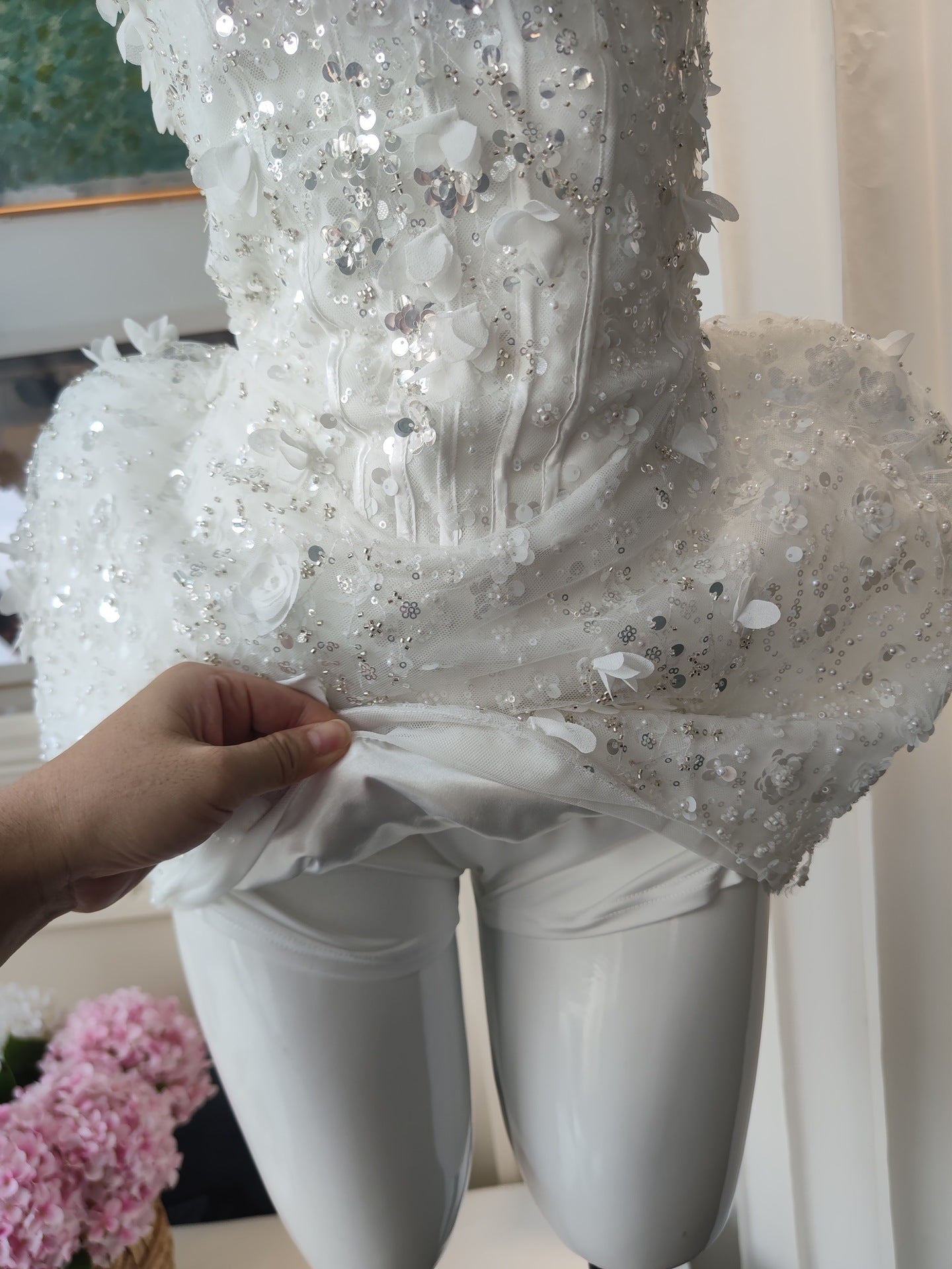 O1CN01h6lfGB1YcEdt9Amqy__2208733143079-0-cib WHITE CORSET MINI DRESS 3D FLORAL COCKTAIL