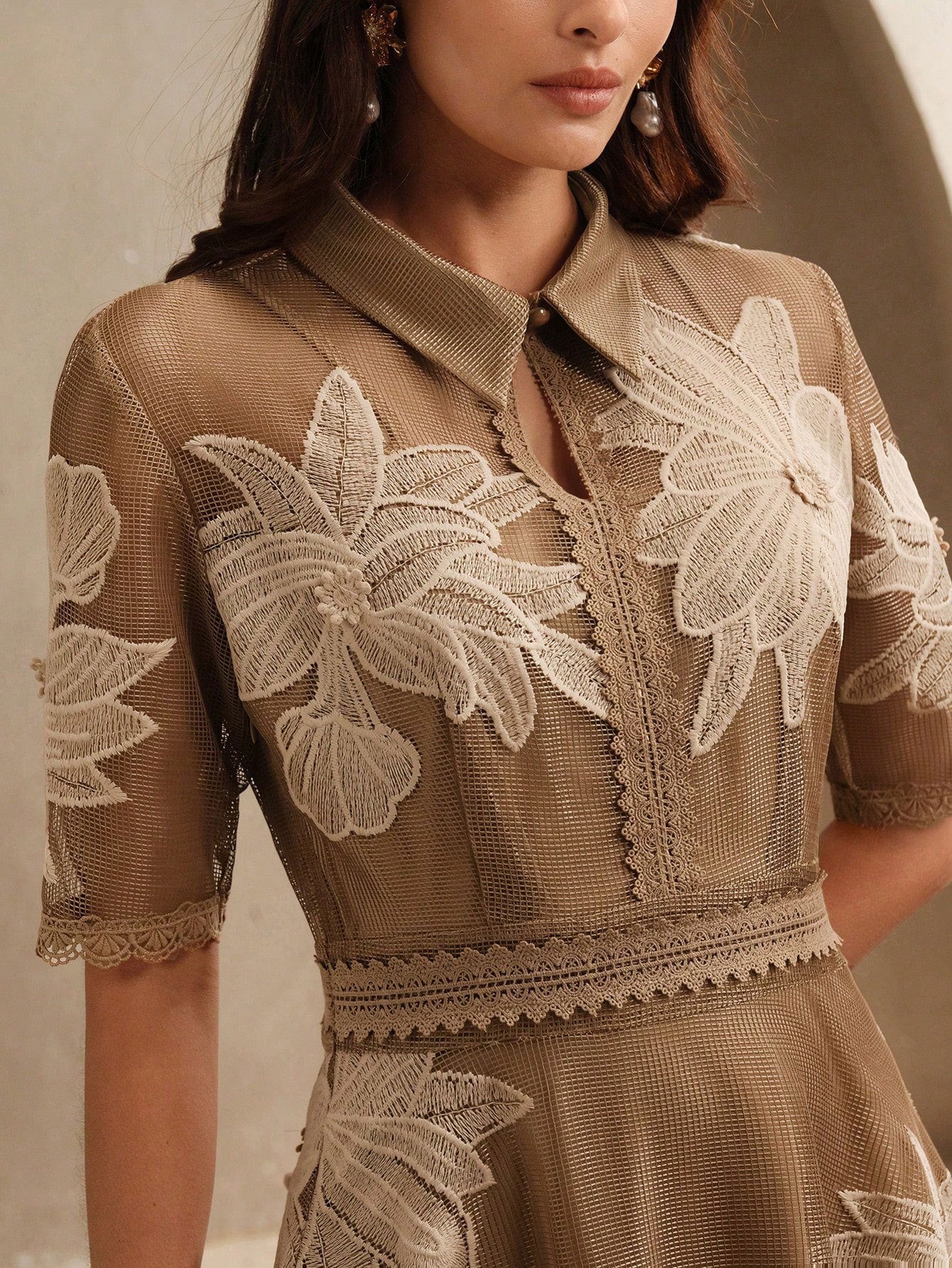 O1CN01mGvrmw1tfXQp47y3g__2217283955929-0-cib TAUPE TULLE A-LINE MIDI DRESS FLORAL APPLIQUE