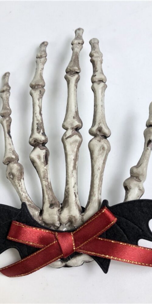 Skull-hand-bone-hair-clip SKULL HAND BONE CLAW CLIP HALLOWEEN GOTH