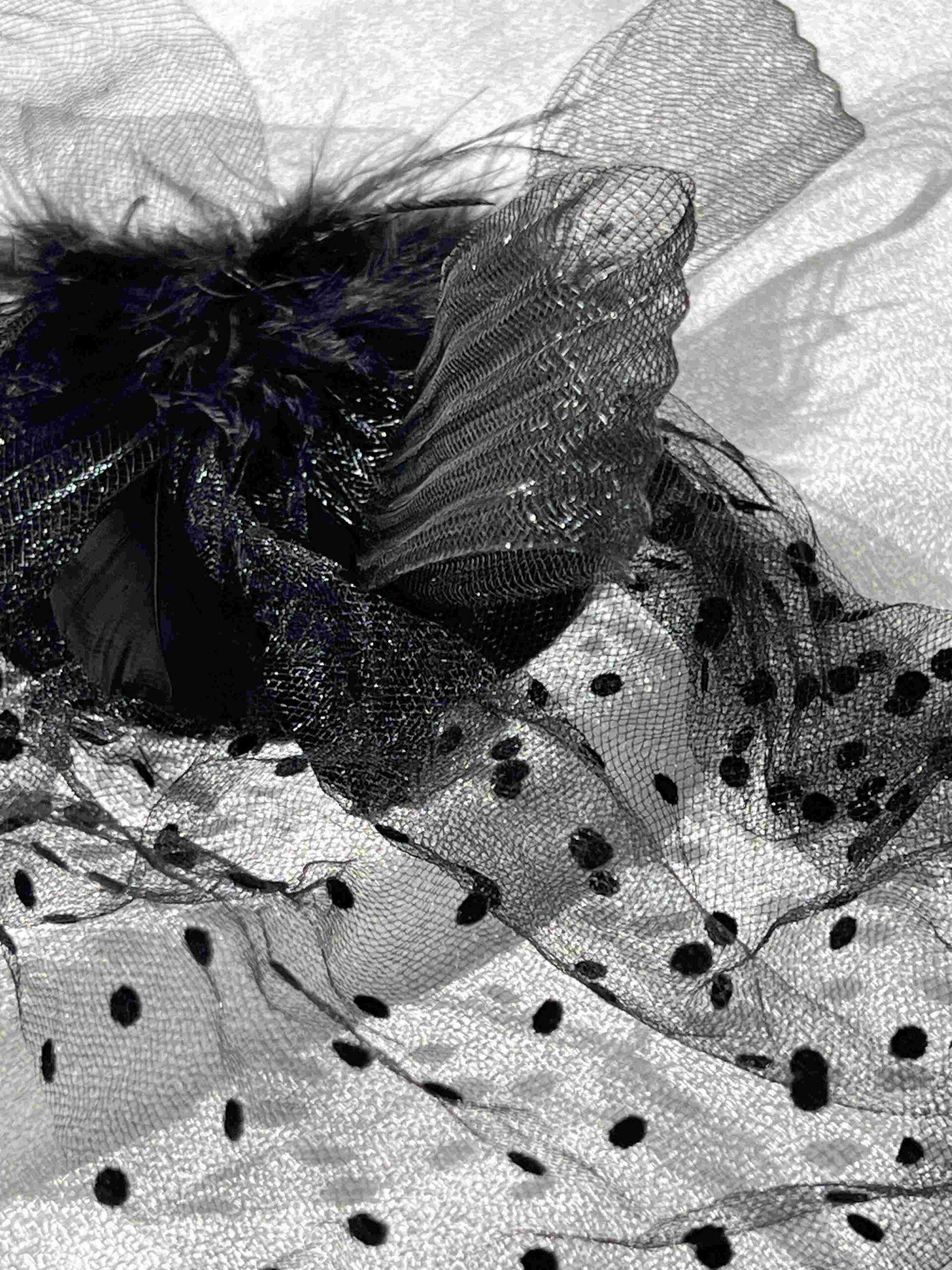 FEATHER MESH COCKTAIL HAT – PARTY & EVENING