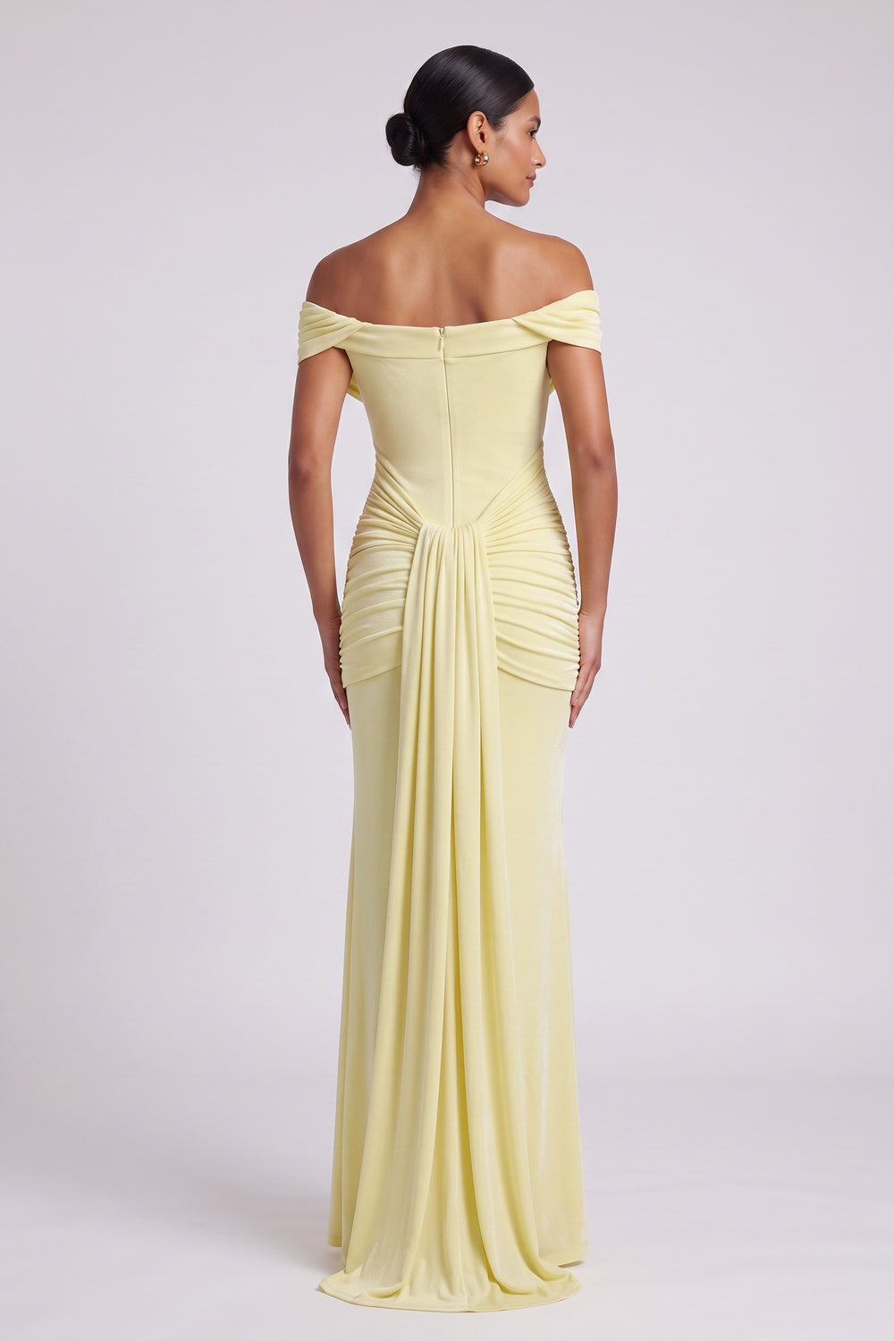 e0287ed5d27a8258 PALE YELLOW STRETCH JERSEY COLUMN GOWN