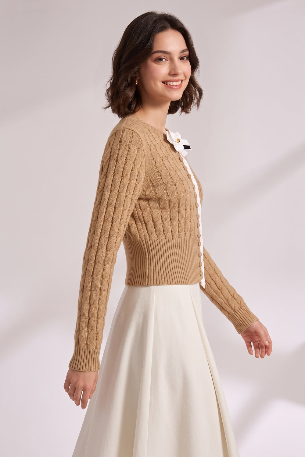 f7f25d175239bc7d BEIGE CROPPED FITTED CARDIGAN - CASUAL KNIT STYLE