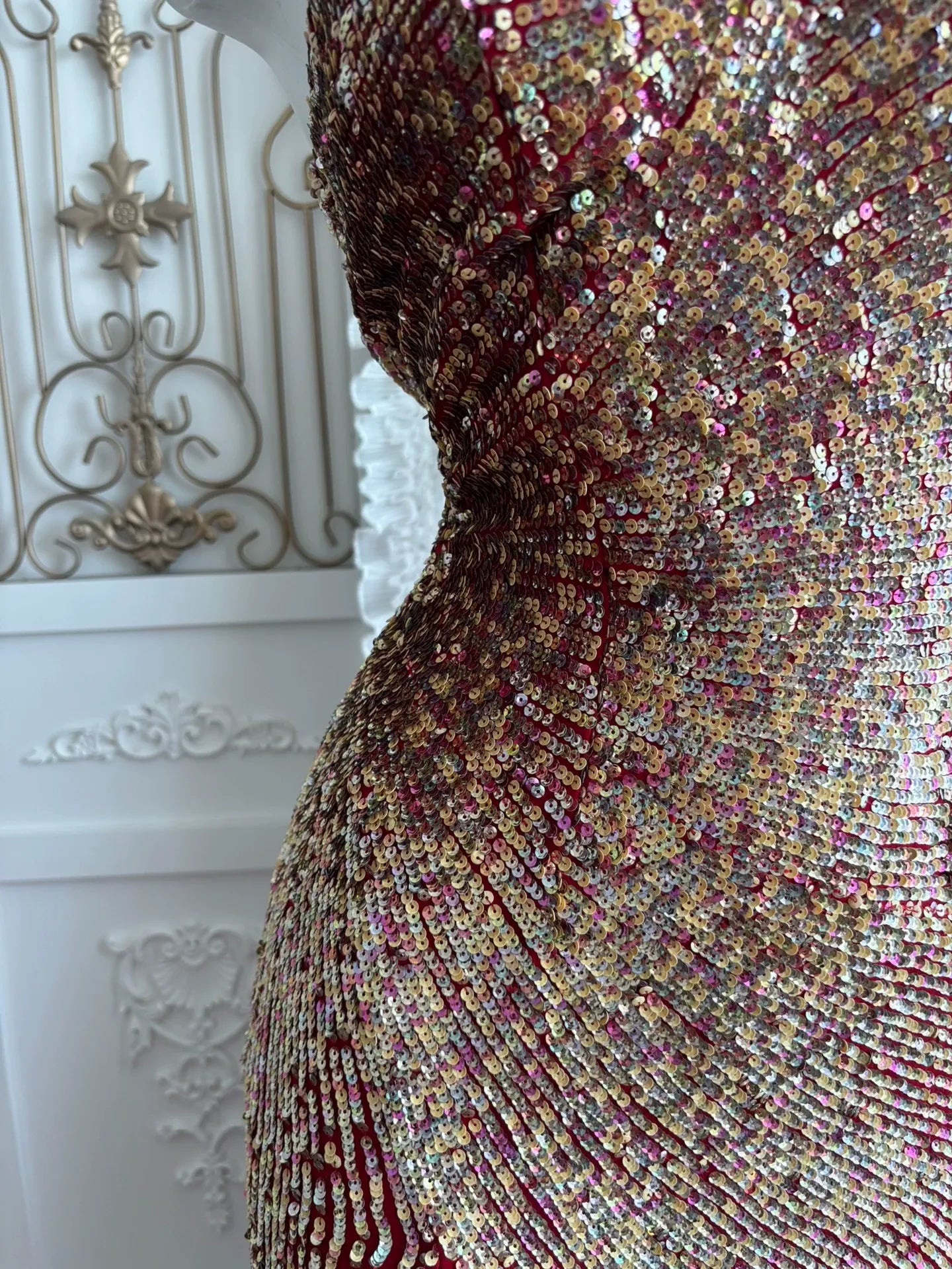 imgi_16_O1CN01O2I2WK1feFhL3o8DT__4611686018427385471-0-xy_item_jpg_Q90_jpg RED GOLD SEQUIN MESH COLUMN GOWN FORMAL EVENING